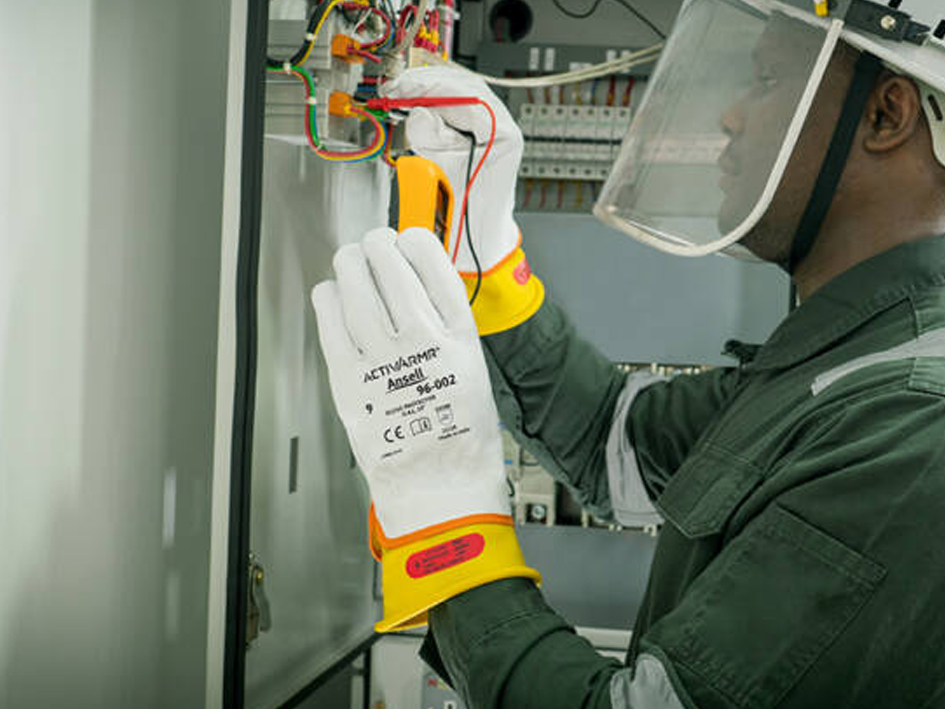 Elektrisch bestendige isolatiehandschoenen